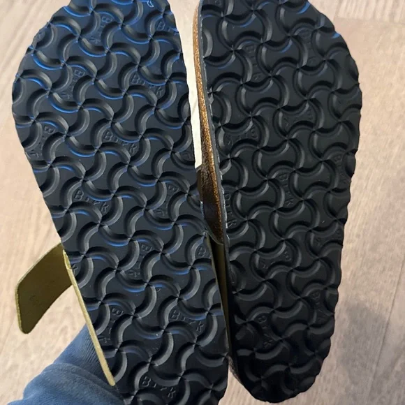 Birkenstock - Gizeh Big Buckle Olive Green US 6 / EU 37 - Picture 3 of 3